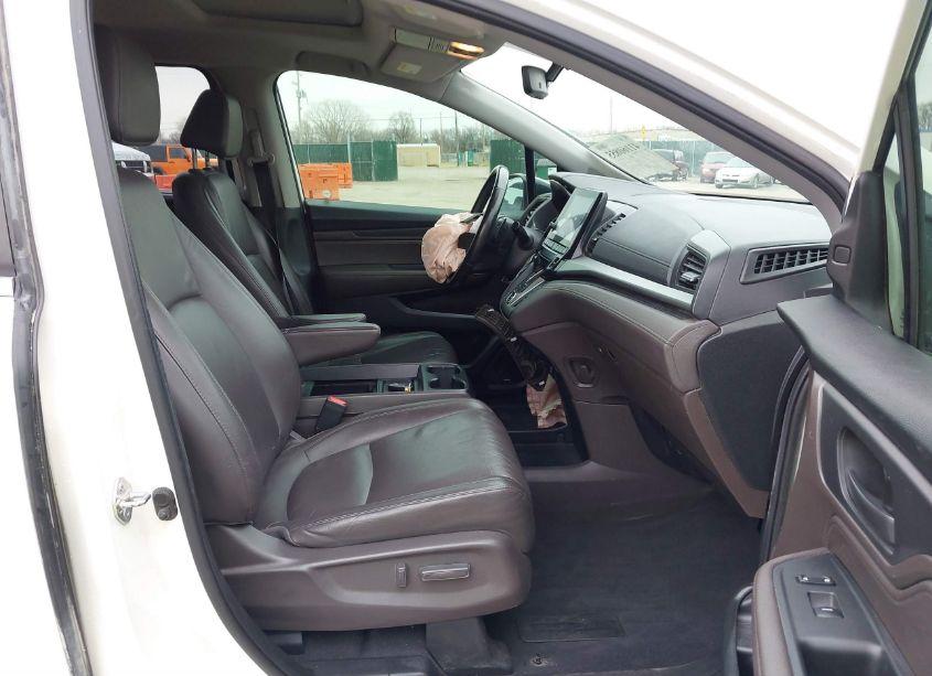 Photo 5 of 2019 Honda Odyssey EX-L (VIN 5FNRL6H79KB057708)