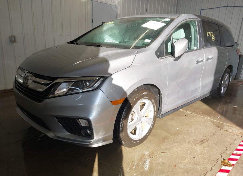 Photo 2 of 2019 Honda Odyssey EX-L (VIN 5FNRL6H79KB135453)
