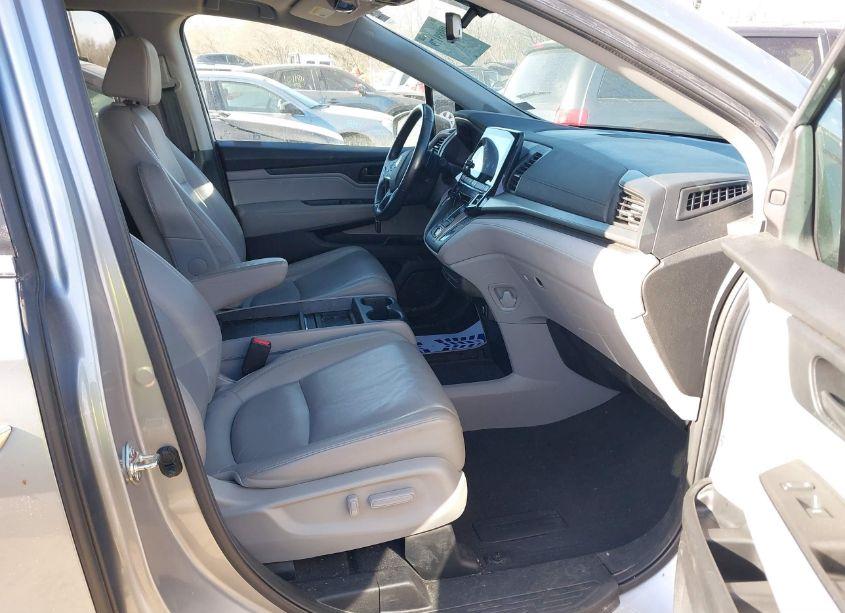 Photo 5 of 2019 Honda Odyssey EX-L (VIN 5FNRL6H79KB135453)