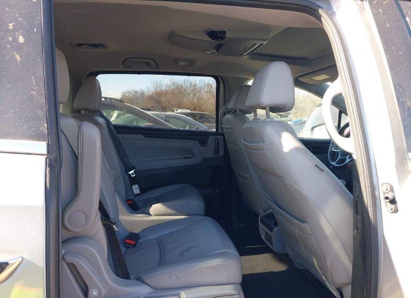 Photo 8 of 2019 Honda Odyssey EX-L (VIN 5FNRL6H79KB135453)