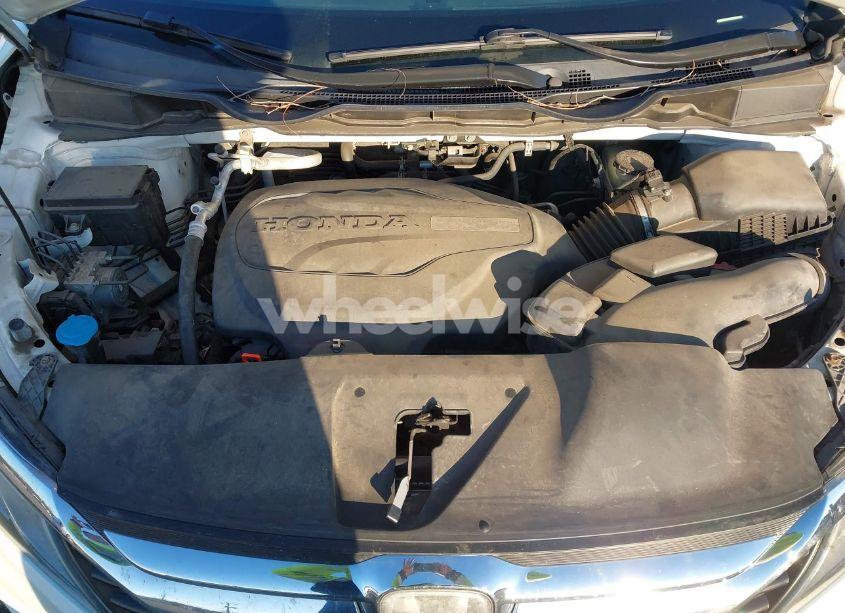 Photo 10 of 2018 Honda Odyssey EX-L (VIN 5FNRL6H7XJB008841)