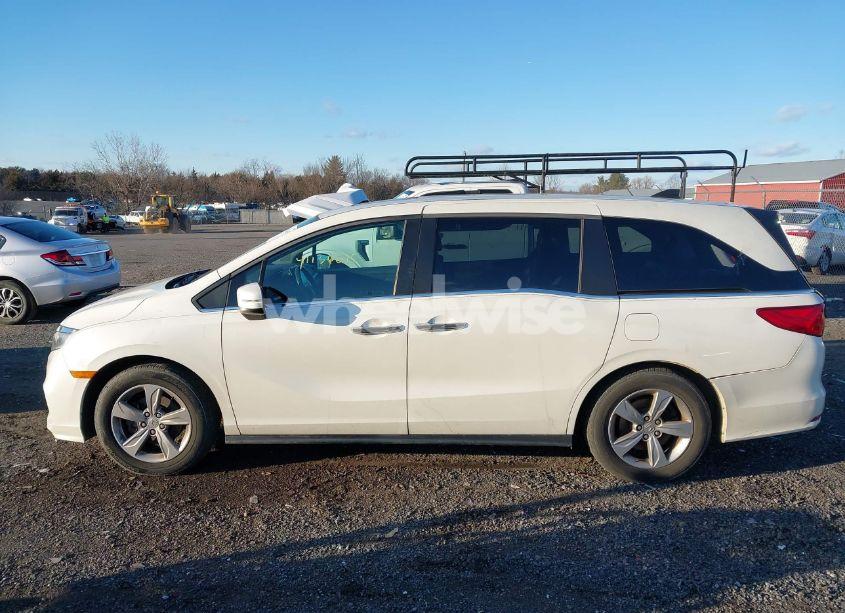 Photo 14 of 2018 Honda Odyssey EX-L (VIN 5FNRL6H7XJB008841)