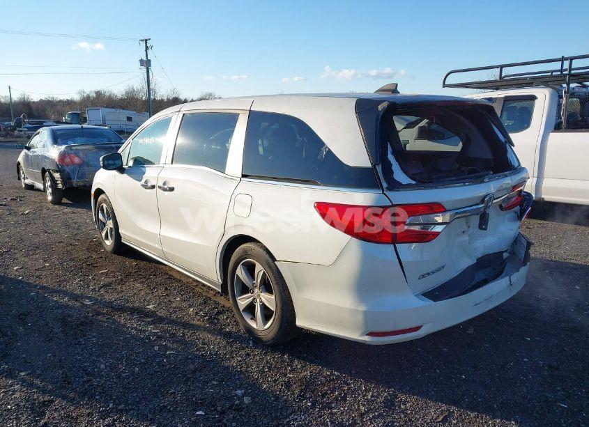 Photo 3 of 2018 Honda Odyssey EX-L (VIN 5FNRL6H7XJB008841)