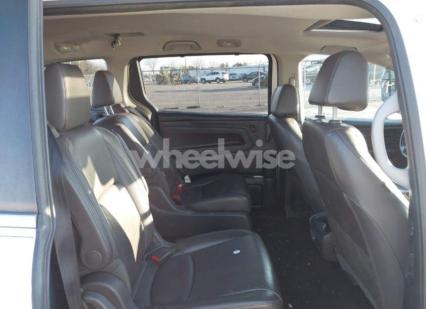 Photo 8 of 2018 Honda Odyssey EX-L (VIN 5FNRL6H7XJB008841)