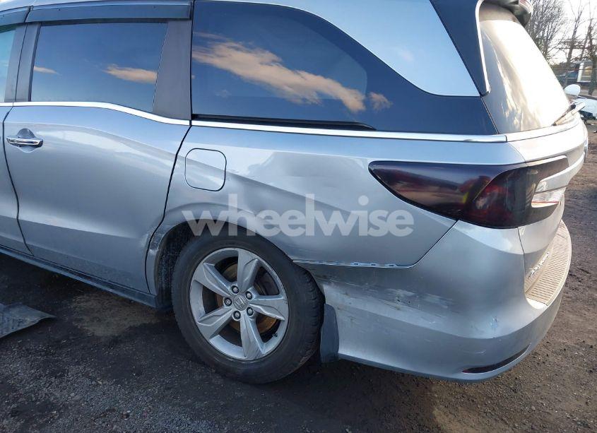 Photo 6 of 2018 Honda Odyssey EX-L (VIN 5FNRL6H7XJB045579)