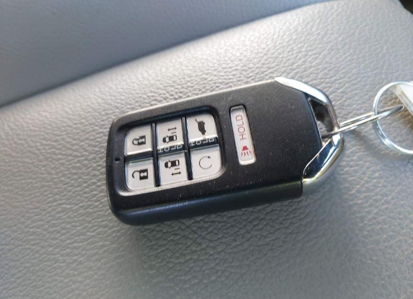 Photo 11 of 2018 Honda Odyssey EX-L (VIN 5FNRL6H7XJB050412)