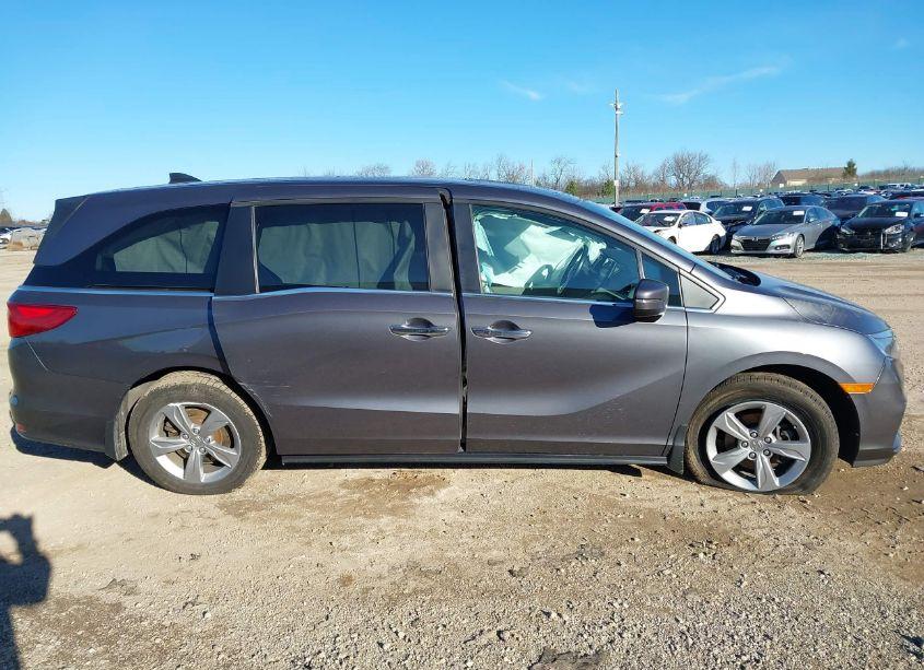 Photo 13 of 2018 Honda Odyssey EX-L (VIN 5FNRL6H7XJB050412)