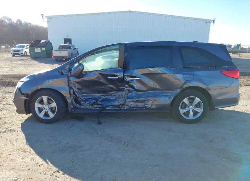 Photo 14 of 2018 Honda Odyssey EX-L (VIN 5FNRL6H7XJB050412)