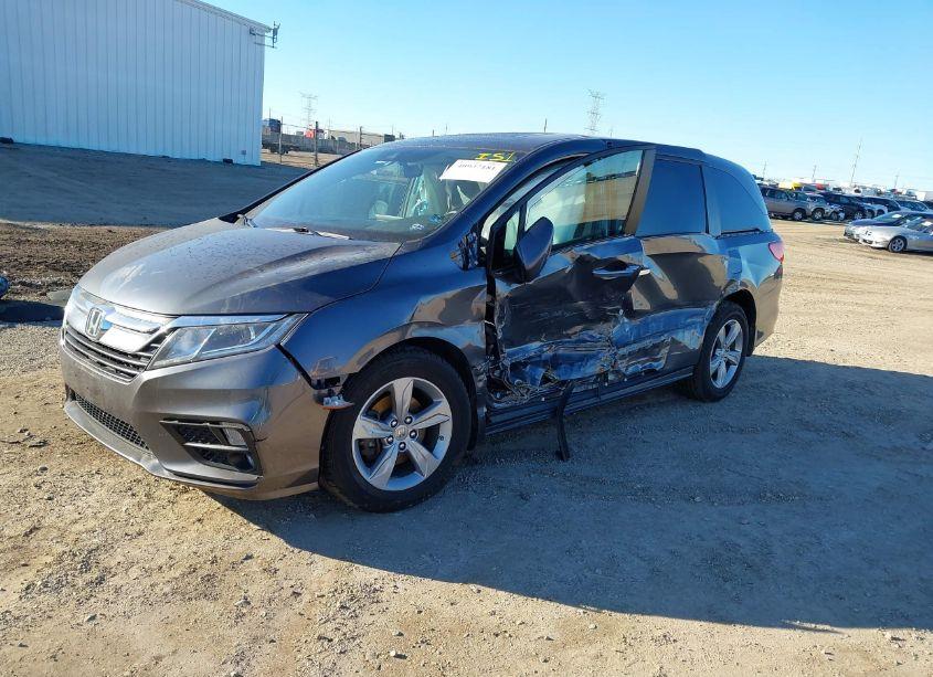 Photo 2 of 2018 Honda Odyssey EX-L (VIN 5FNRL6H7XJB050412)