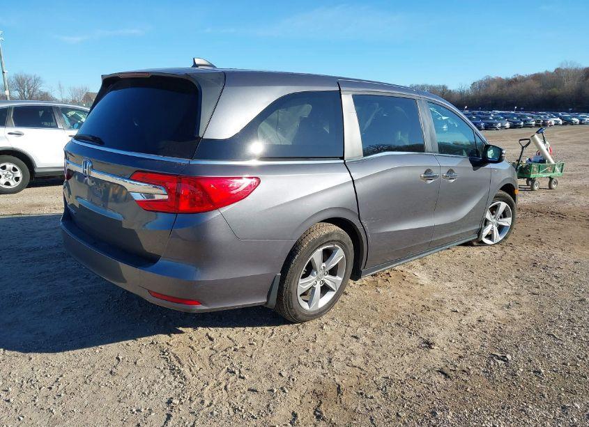 Photo 4 of 2018 Honda Odyssey EX-L (VIN 5FNRL6H7XJB050412)