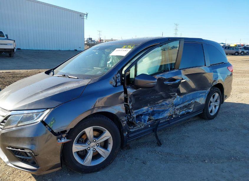 Photo 6 of 2018 Honda Odyssey EX-L (VIN 5FNRL6H7XJB050412)