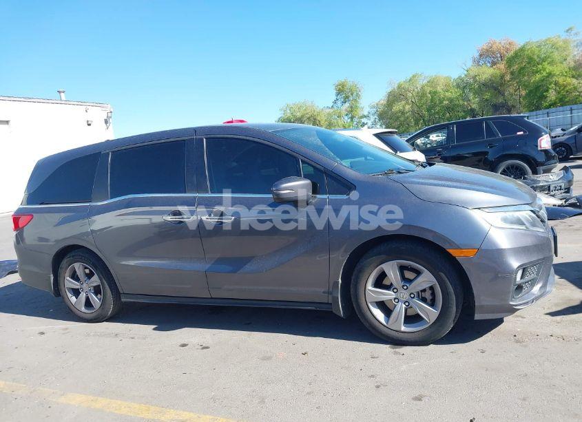Photo 14 of 2018 Honda Odyssey EX-L (VIN 5FNRL6H7XJB067694)