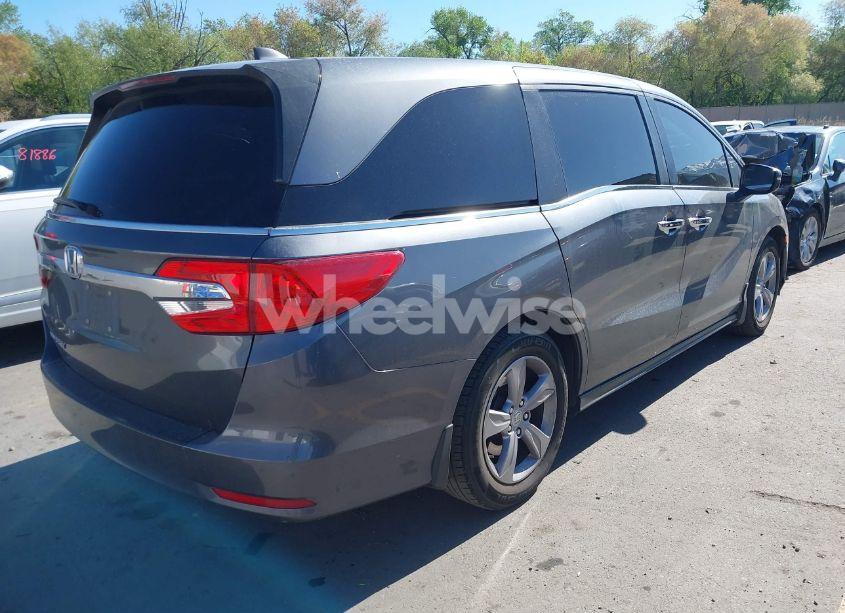 Photo 4 of 2018 Honda Odyssey EX-L (VIN 5FNRL6H7XJB067694)