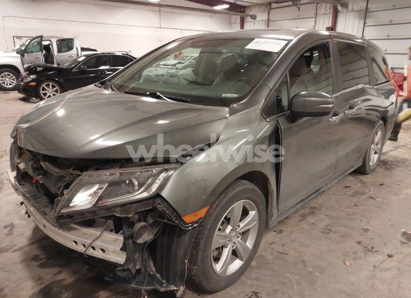 Photo 2 of 2019 Honda Odyssey EX-L (VIN 5FNRL6H7XKB002149)