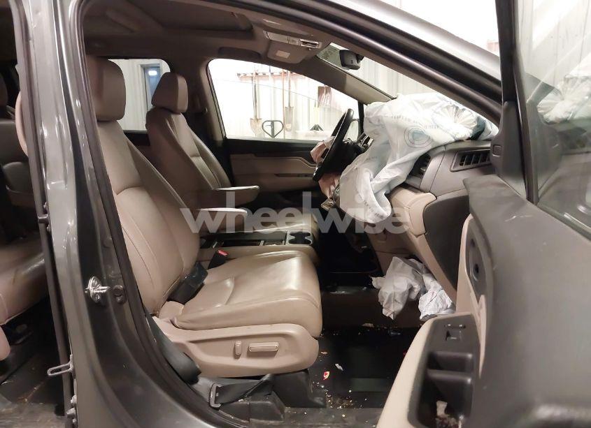 Photo 5 of 2019 Honda Odyssey EX-L (VIN 5FNRL6H7XKB002149)