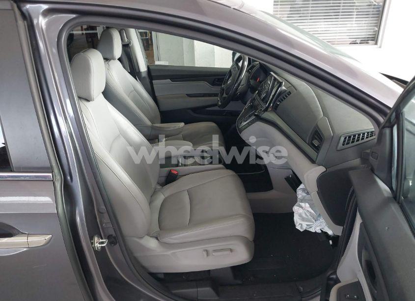 Photo 5 of 2019 Honda Odyssey EX-L (VIN 5FNRL6H7XKB027939)
