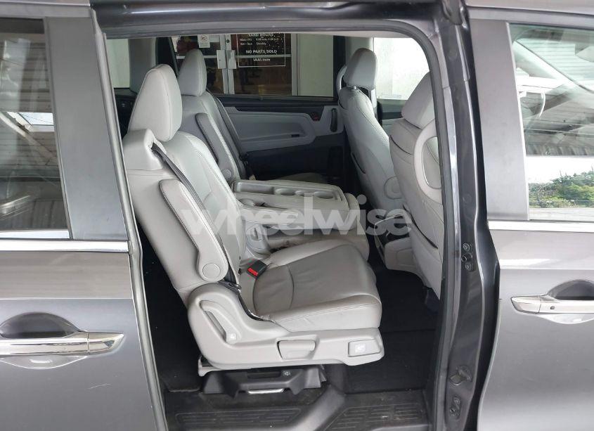 Photo 8 of 2019 Honda Odyssey EX-L (VIN 5FNRL6H7XKB027939)