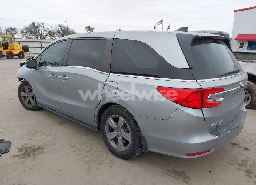 Photo 3 of 2019 Honda Odyssey EX-L (VIN 5FNRL6H7XKB107290)