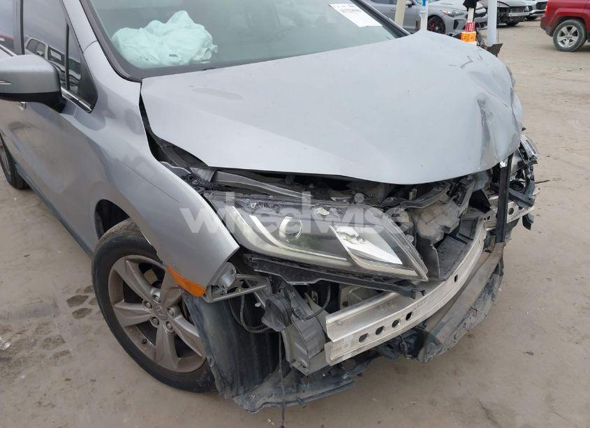 Photo 6 of 2019 Honda Odyssey EX-L (VIN 5FNRL6H7XKB107290)