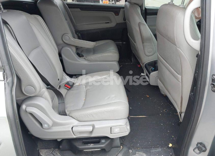 Photo 8 of 2019 Honda Odyssey EX-L (VIN 5FNRL6H7XKB107290)