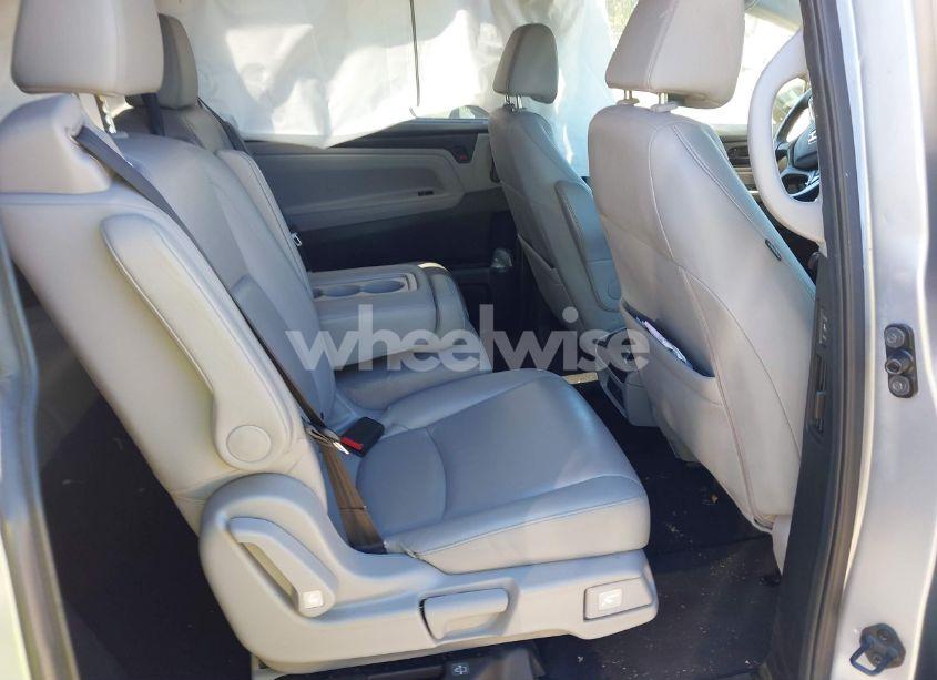 Photo 17 of 2019 Honda Odyssey EX-L (VIN 5FNRL6H7XKB132867)