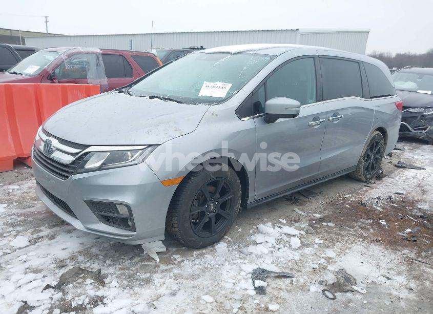 Photo 2 of 2019 Honda Odyssey EX-L (VIN 5FNRL6H7XKB138667)