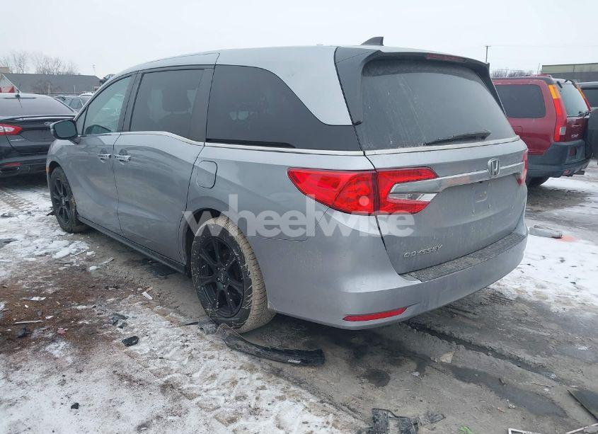 Photo 3 of 2019 Honda Odyssey EX-L (VIN 5FNRL6H7XKB138667)