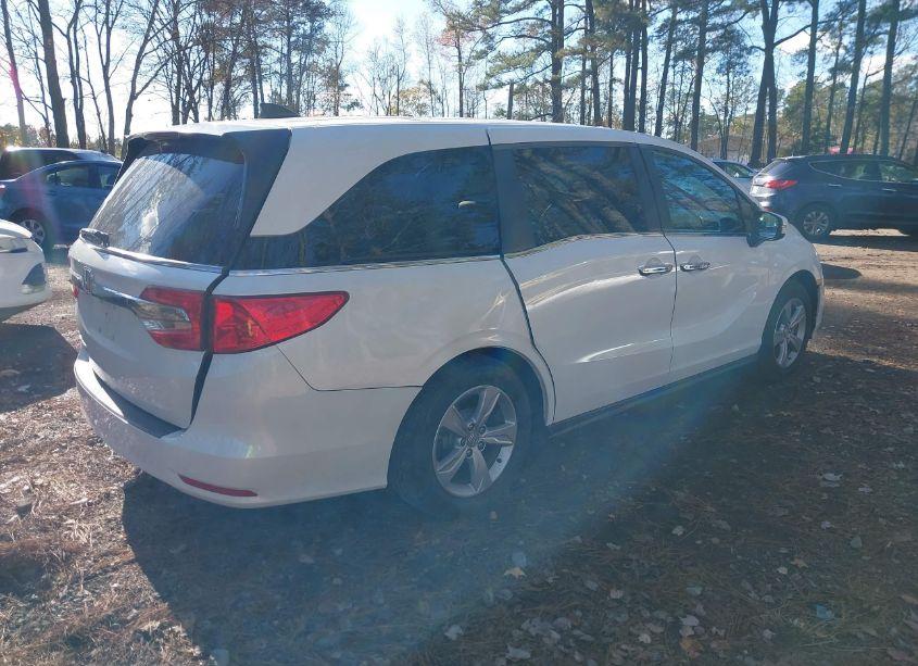 Photo 4 of 2020 Honda Odyssey EX-L/EX-L W/NAVI RES (VIN 5FNRL6H7XLB052826)