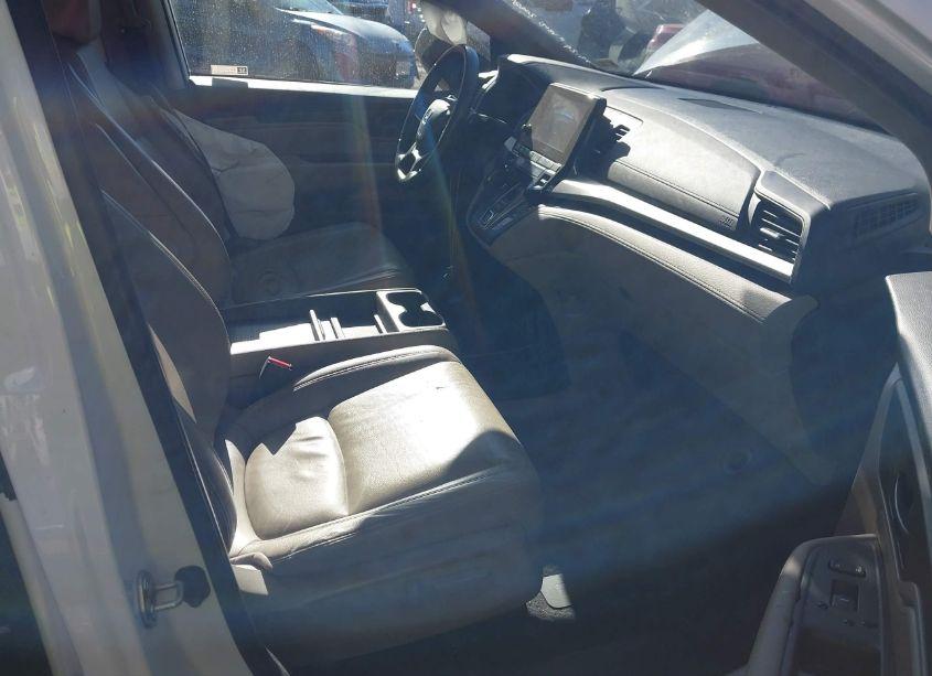 Photo 5 of 2020 Honda Odyssey EX-L/EX-L W/NAVI RES (VIN 5FNRL6H7XLB052826)