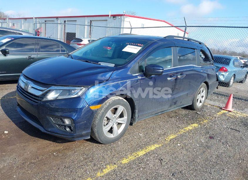 Photo 2 of 2020 Honda Odyssey EX-L/EX-L W/NAVI RES (VIN 5FNRL6H7XLB061414)