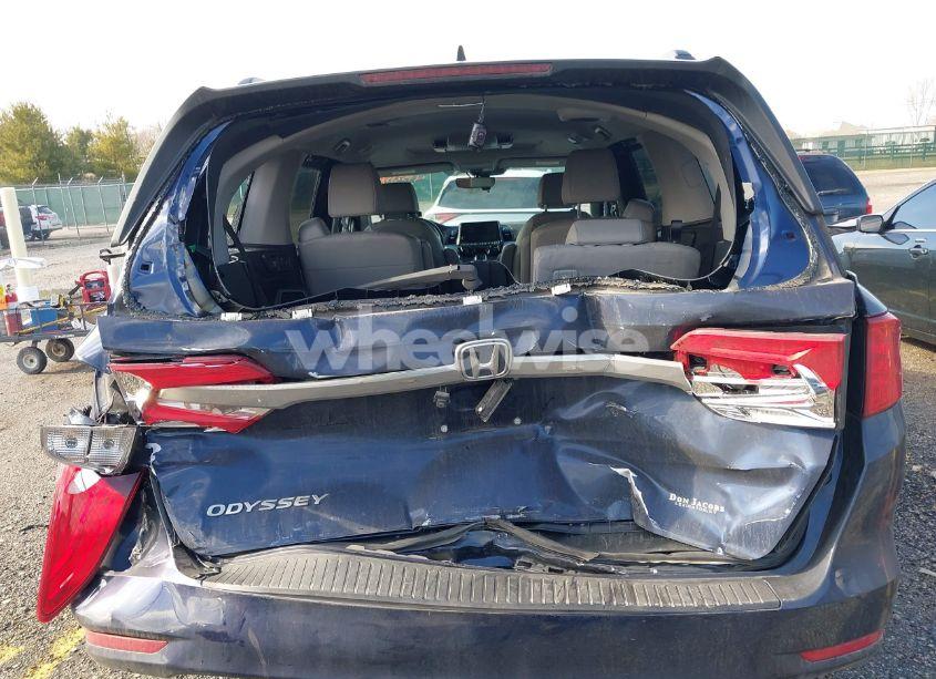 Photo 6 of 2020 Honda Odyssey EX-L/EX-L W/NAVI RES (VIN 5FNRL6H7XLB061414)