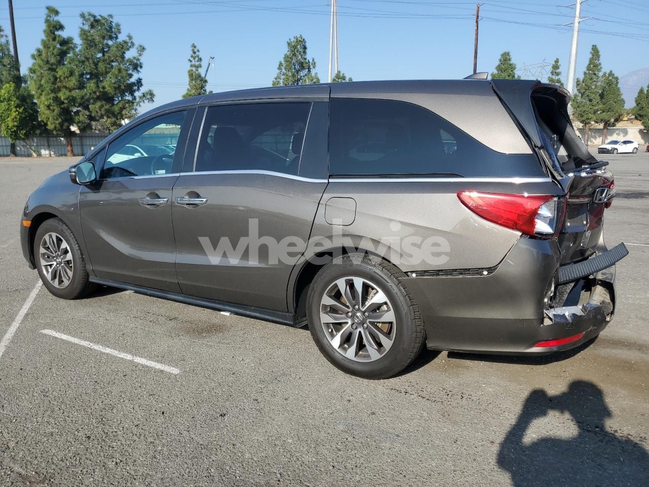Photo 2 of 2022 HONDA ODYSSEY EXL (VIN 5FNRL6H7XNB034734)