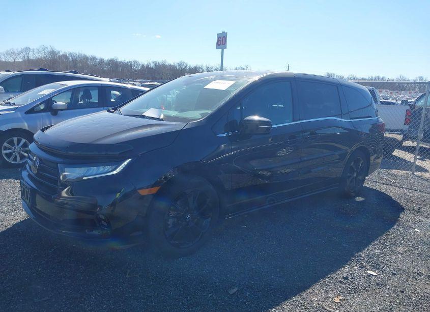 Photo 2 of 2023 Honda Odyssey SPORT (VIN 5FNRL6H7XPB032467)