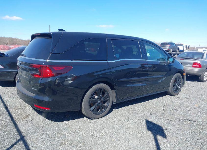 Photo 4 of 2023 Honda Odyssey SPORT (VIN 5FNRL6H7XPB032467)