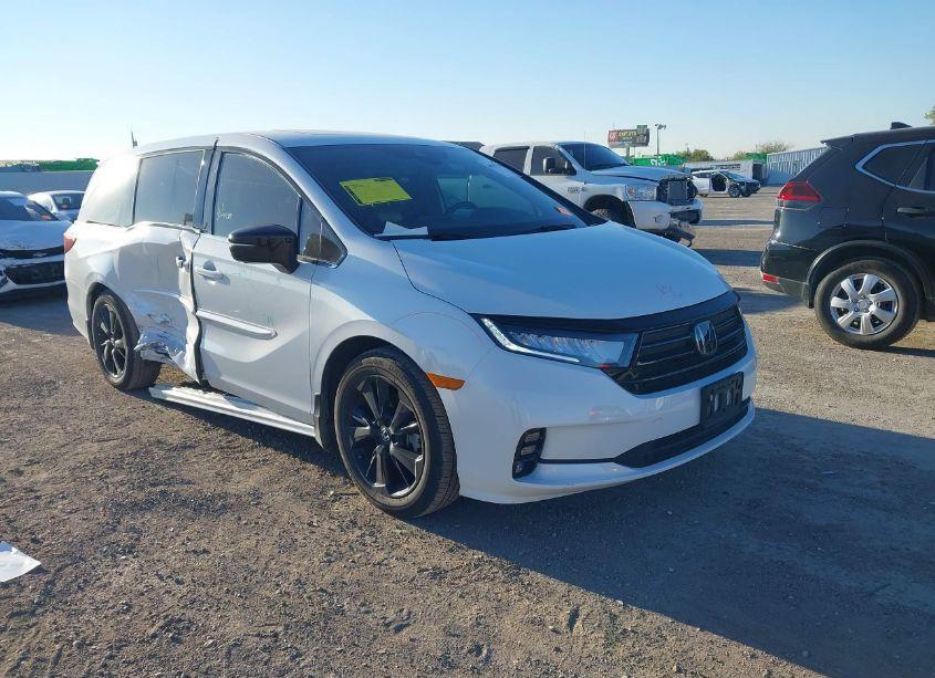 2023 Honda Odyssey SPORT (VIN 5FNRL6H7XPB040827) main photo