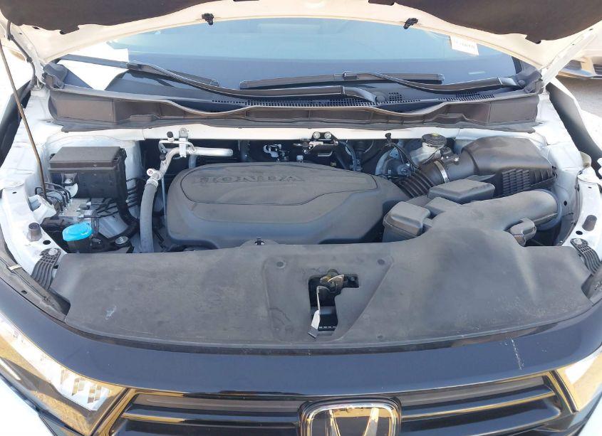 Photo 10 of 2023 Honda Odyssey SPORT (VIN 5FNRL6H7XPB040827)