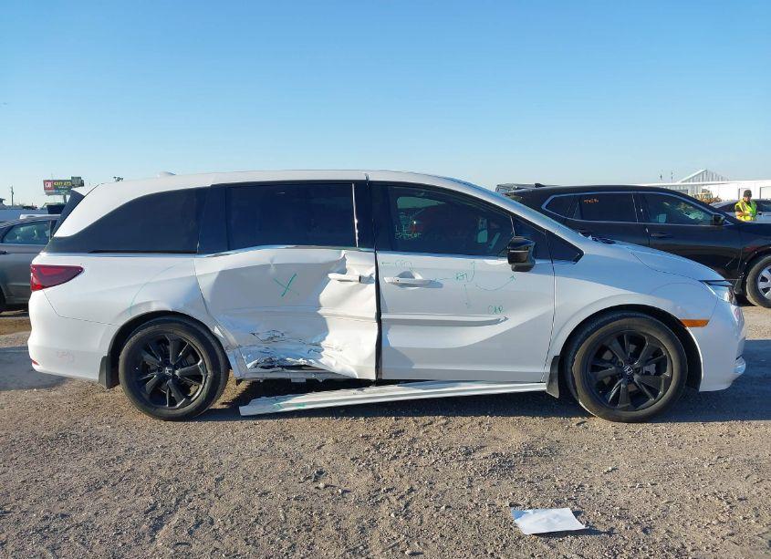 Photo 6 of 2023 Honda Odyssey SPORT (VIN 5FNRL6H7XPB040827)