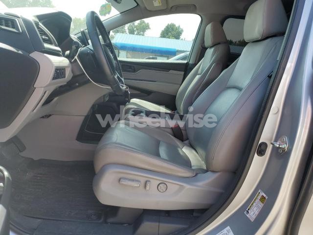2018 HONDA ODYSSEY TOURING (VIN 5FNRL6H80JB006542) main photo