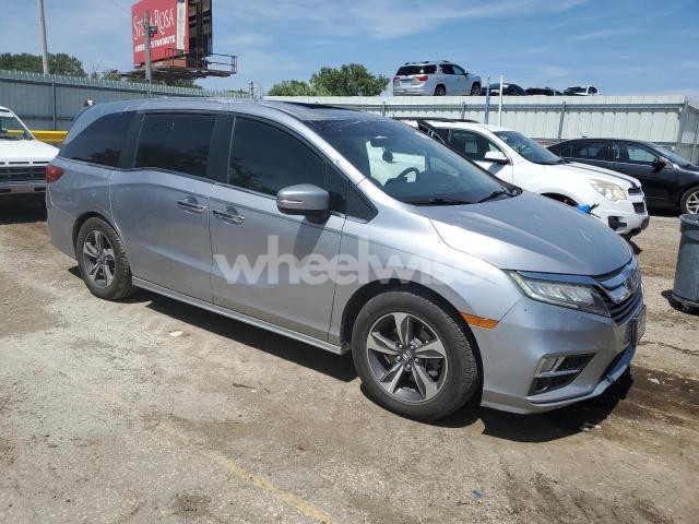 Photo 11 of 2018 HONDA ODYSSEY TOURING (VIN 5FNRL6H80JB006542)