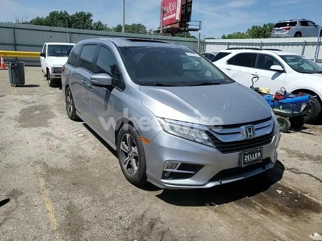 Photo 6 of 2018 HONDA ODYSSEY TOURING (VIN 5FNRL6H80JB006542)