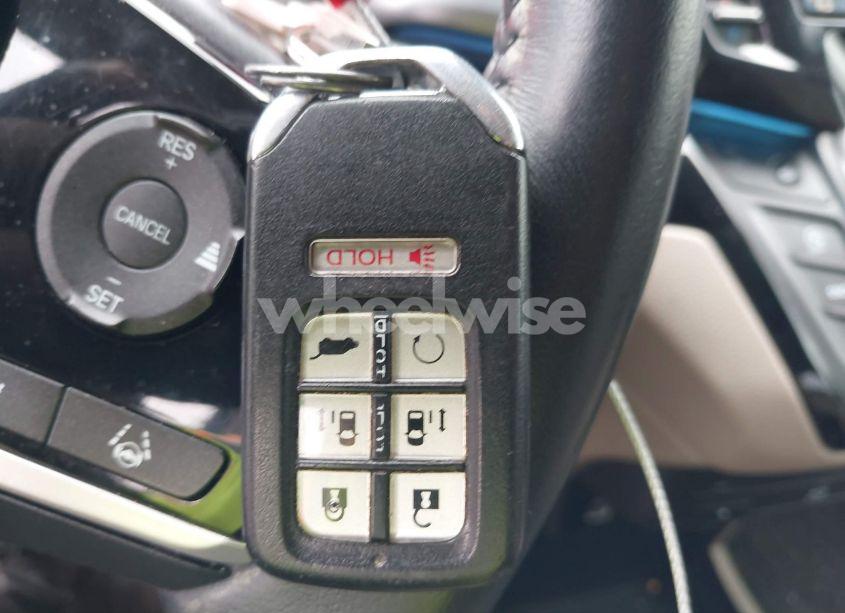 Photo 11 of 2021 Honda Odyssey TOURING (VIN 5FNRL6H80MB000406)