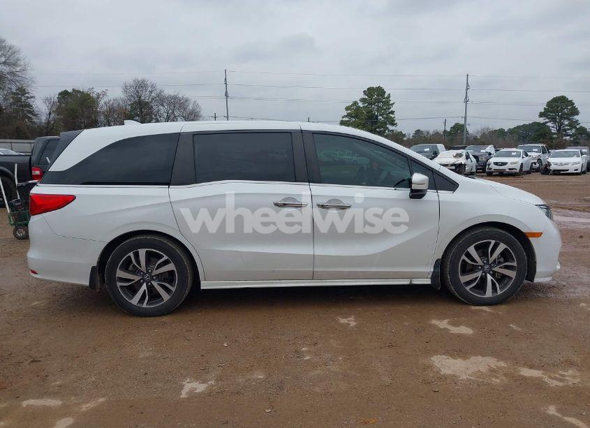 Photo 13 of 2021 Honda Odyssey TOURING (VIN 5FNRL6H80MB000406)