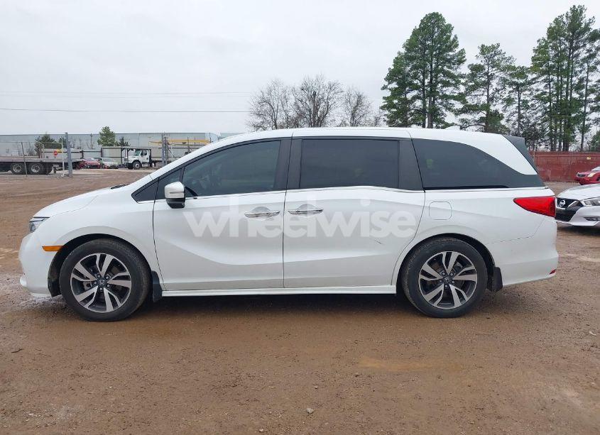 Photo 14 of 2021 Honda Odyssey TOURING (VIN 5FNRL6H80MB000406)