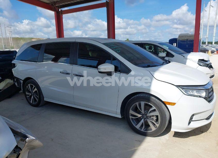 Photo 14 of 2021 Honda Odyssey TOURING (VIN 5FNRL6H80MB003323)