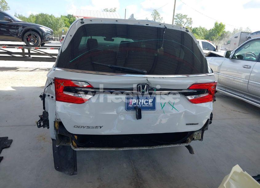 Photo 6 of 2021 Honda Odyssey TOURING (VIN 5FNRL6H80MB003323)