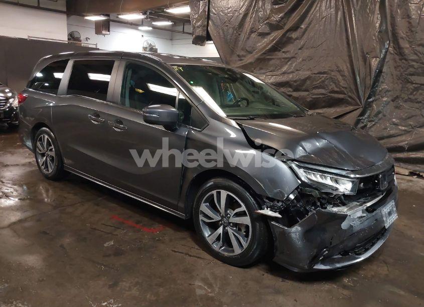 2021 Honda Odyssey TOURING (VIN 5FNRL6H80MB029596) main photo