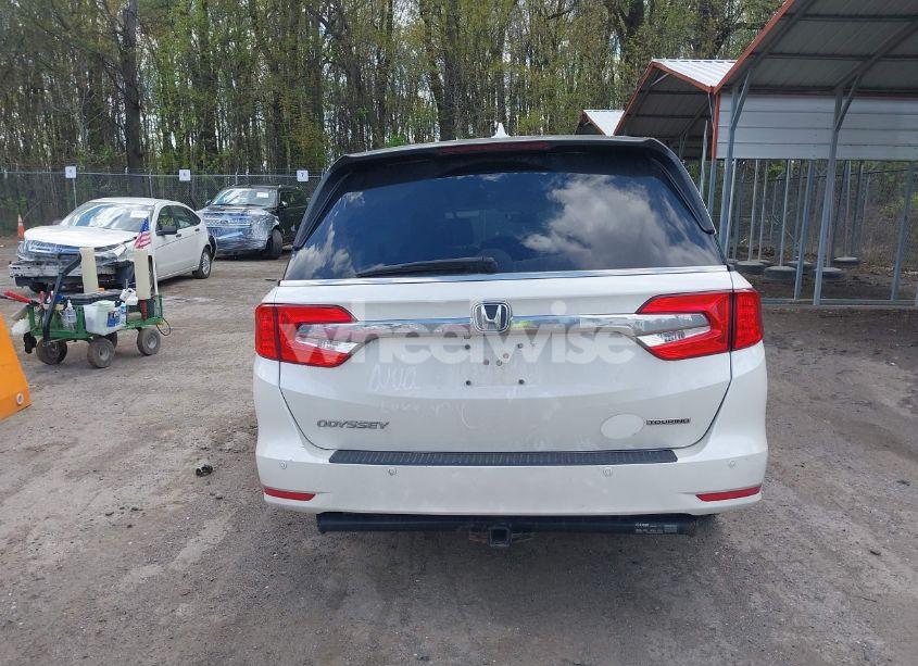 Photo 15 of 2018 Honda Odyssey TOURING (VIN 5FNRL6H81JB023530)