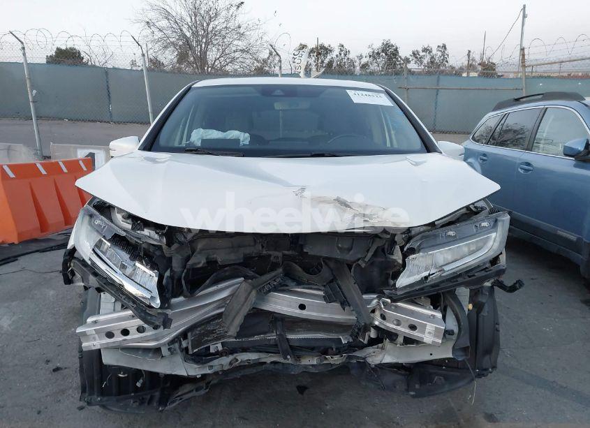 Photo 13 of 2018 Honda Odyssey TOURING (VIN 5FNRL6H81JB028372)