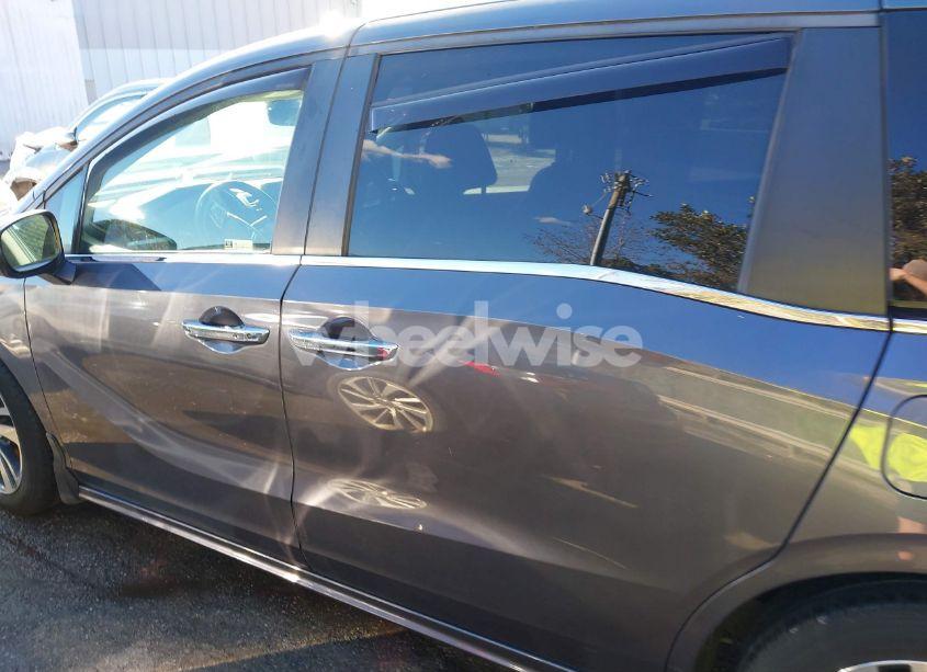 Photo 14 of 2021 Honda Odyssey TOURING (VIN 5FNRL6H81MB032555)