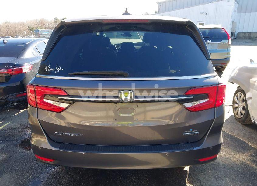 Photo 16 of 2021 Honda Odyssey TOURING (VIN 5FNRL6H81MB032555)